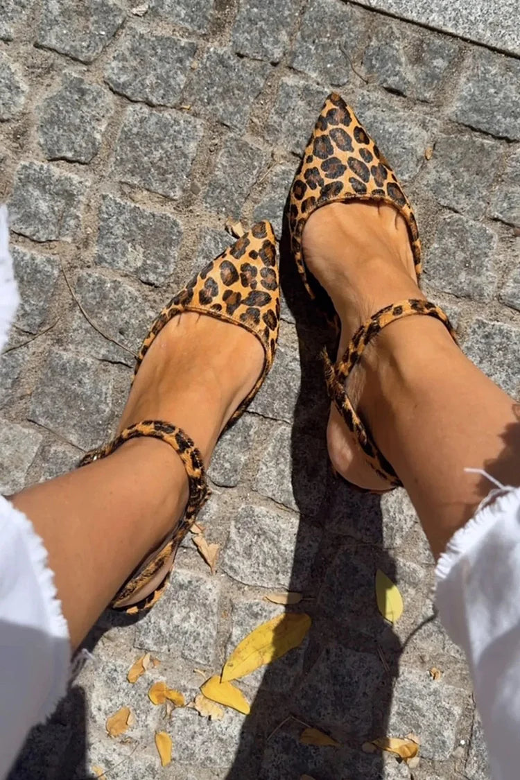 Anne™ | Chic Leopard Pumps 0