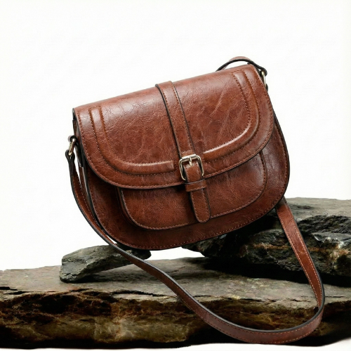 Evelyn™ | Classic Saddle Crossbody Bag