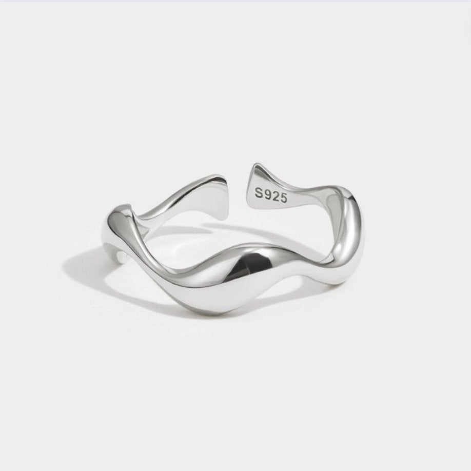 Noémie™ | Chic ring with silver waves 2