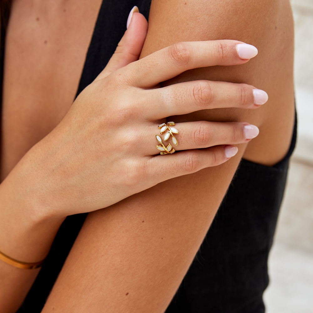 Serene™ | Gold Leaf Ring 2