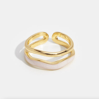 Sophie™ | Chic ring with golden waves 4