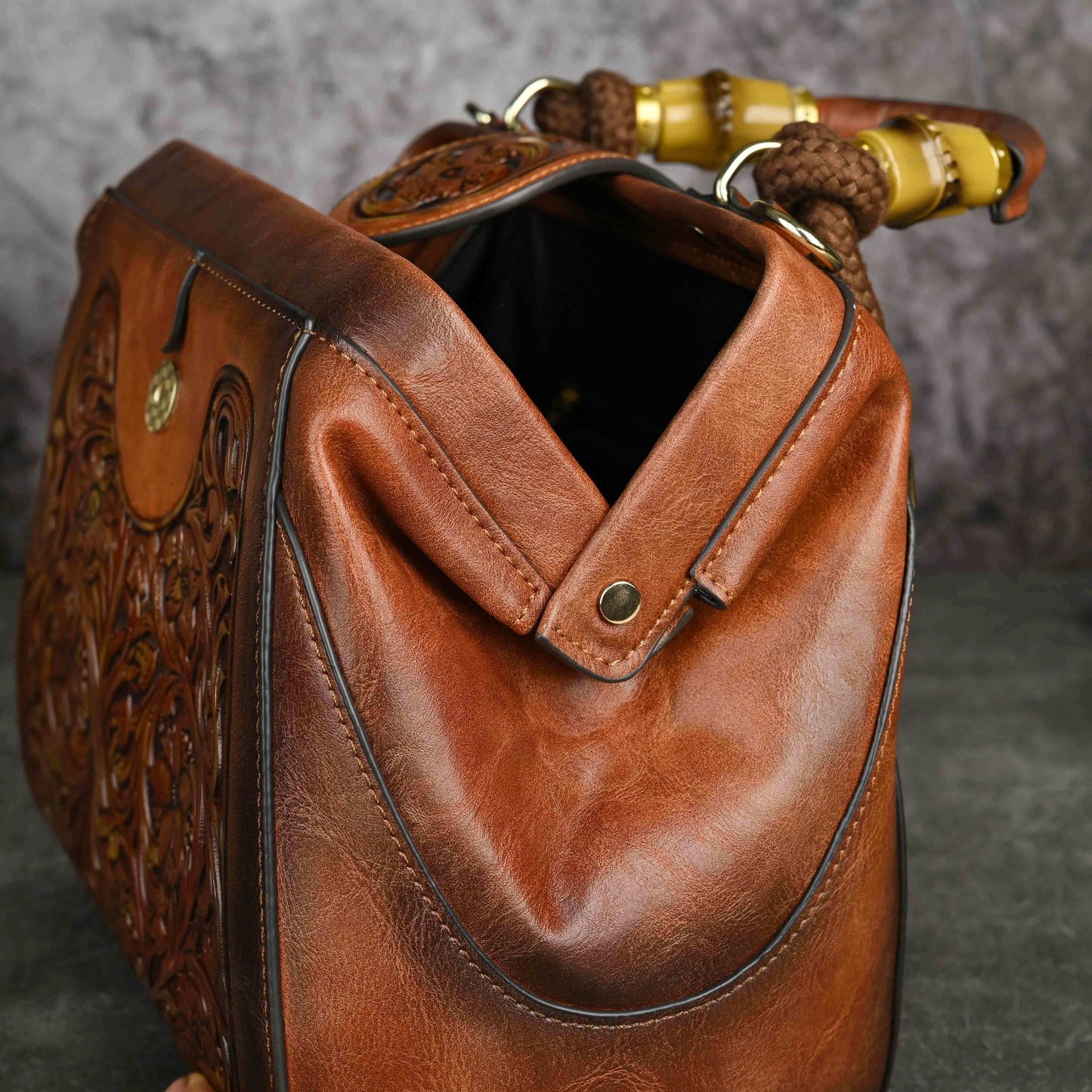 Dorothy™ | Argyle Messenger Bag